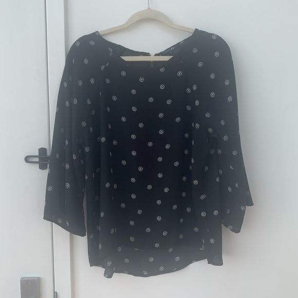 Light and flowy blouse - Picture 2 of 5